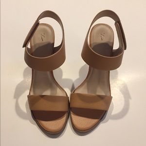 Simply Vera Heels